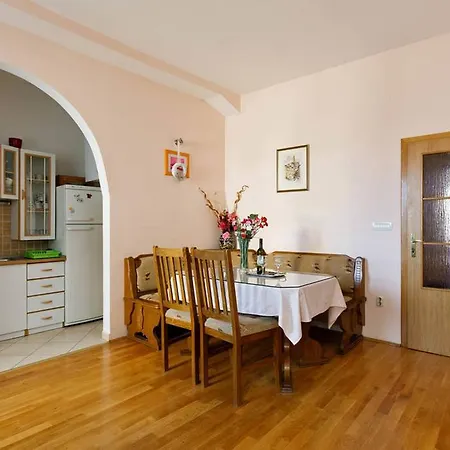 Ana Apartman